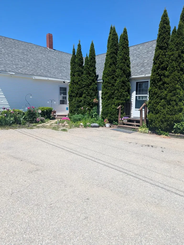 1055 Middle Road Warren ME 04864