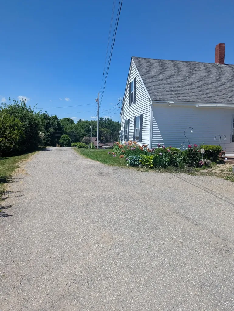 1055 Middle Road Warren ME 04864