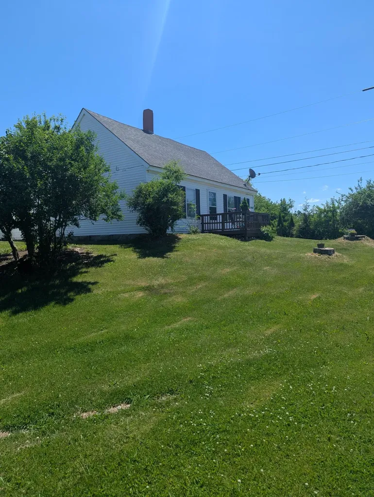 1055 Middle Road Warren ME 04864