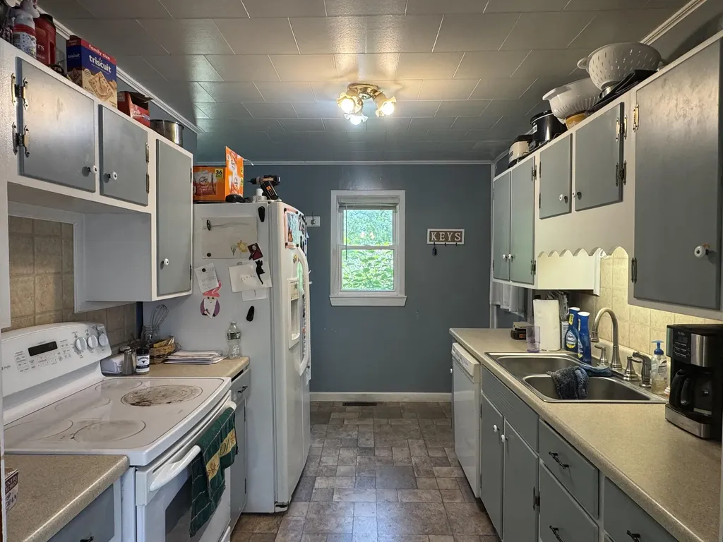 3 Trestle Road Medford ME 04463