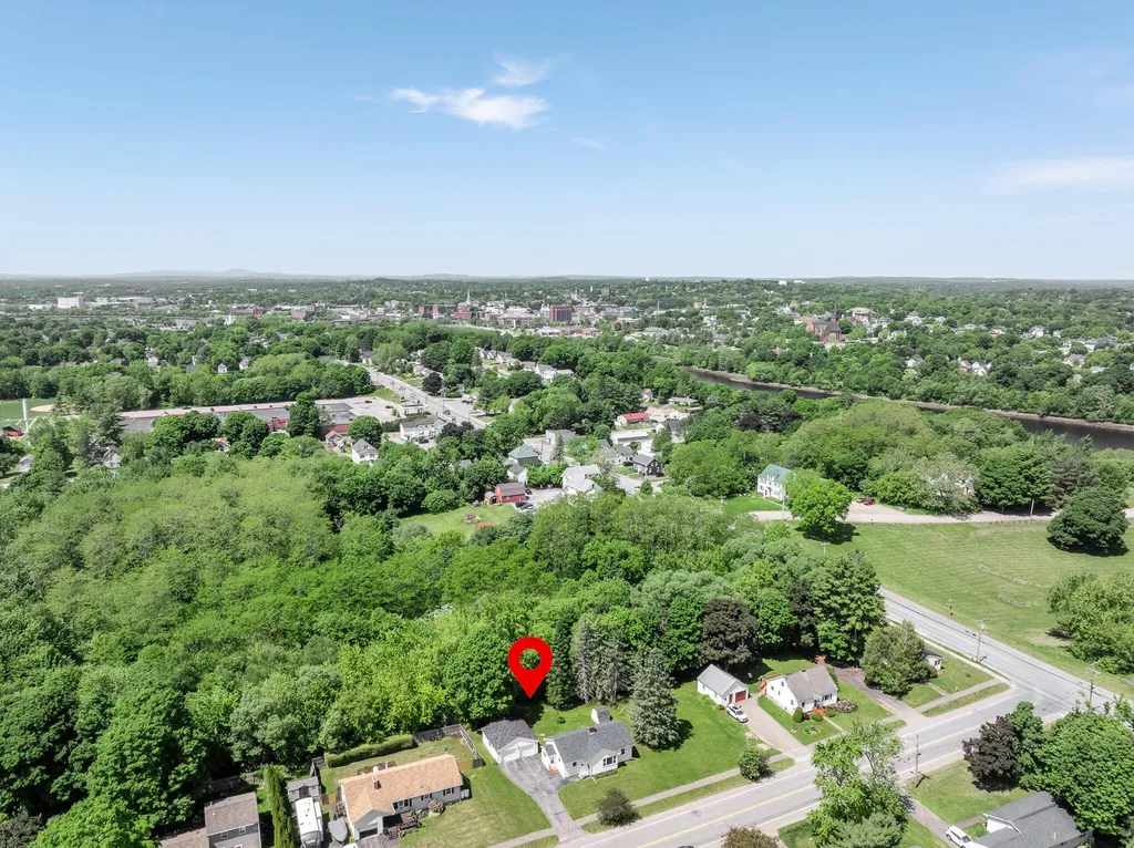 15 Parkway N Brewer ME 04412