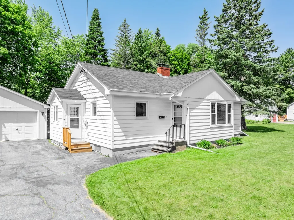 15 Parkway N Brewer ME 04412