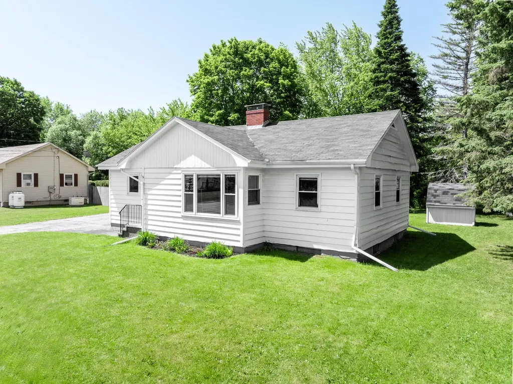 15 Parkway N Brewer ME 04412