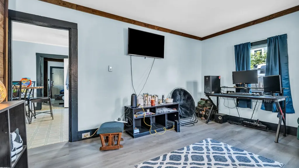 18 Weymouth Street Richmond ME 04357