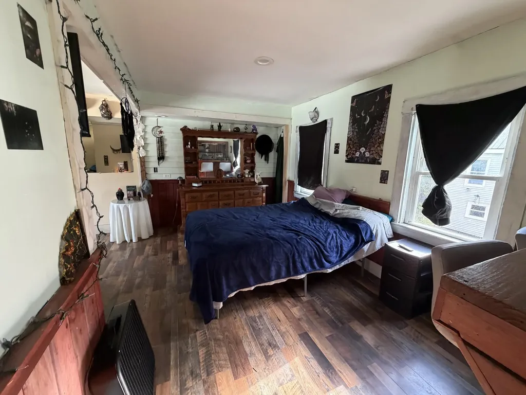 18 Weymouth Street Richmond ME 04357