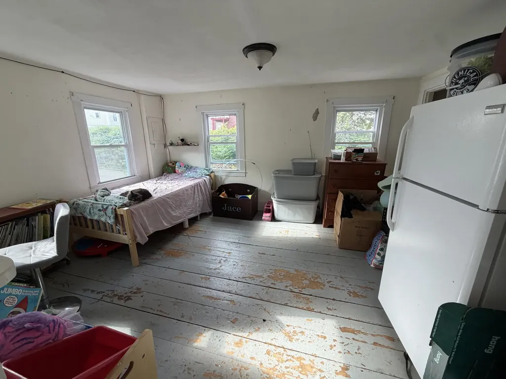 18 Weymouth Street Richmond ME 04357