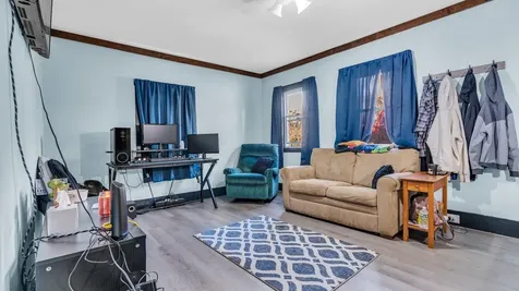 18 Weymouth Street Richmond ME 04357