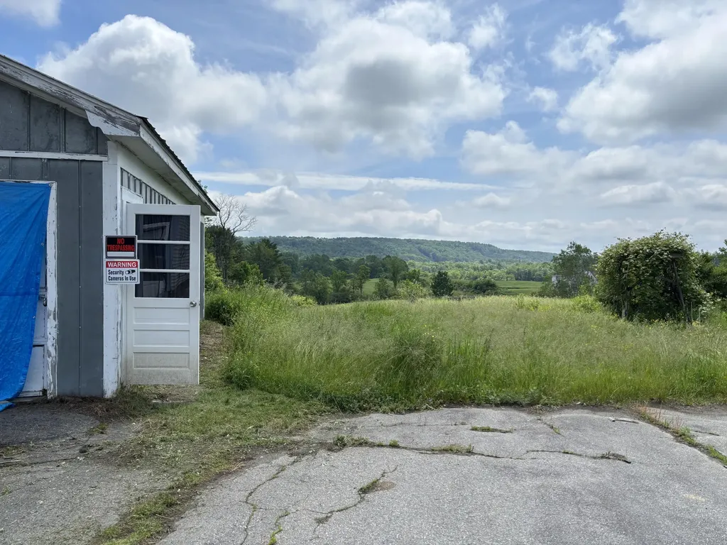 8 Oakland Road Fairfield ME 04937