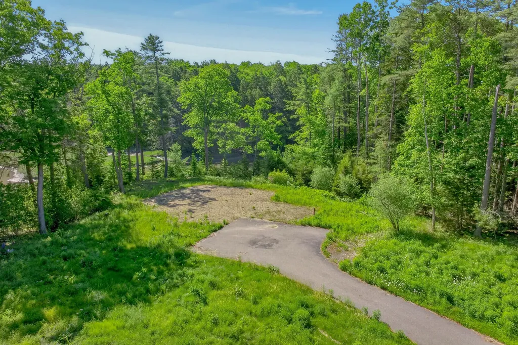 29 Crows Nest Drive Freeport ME 04032