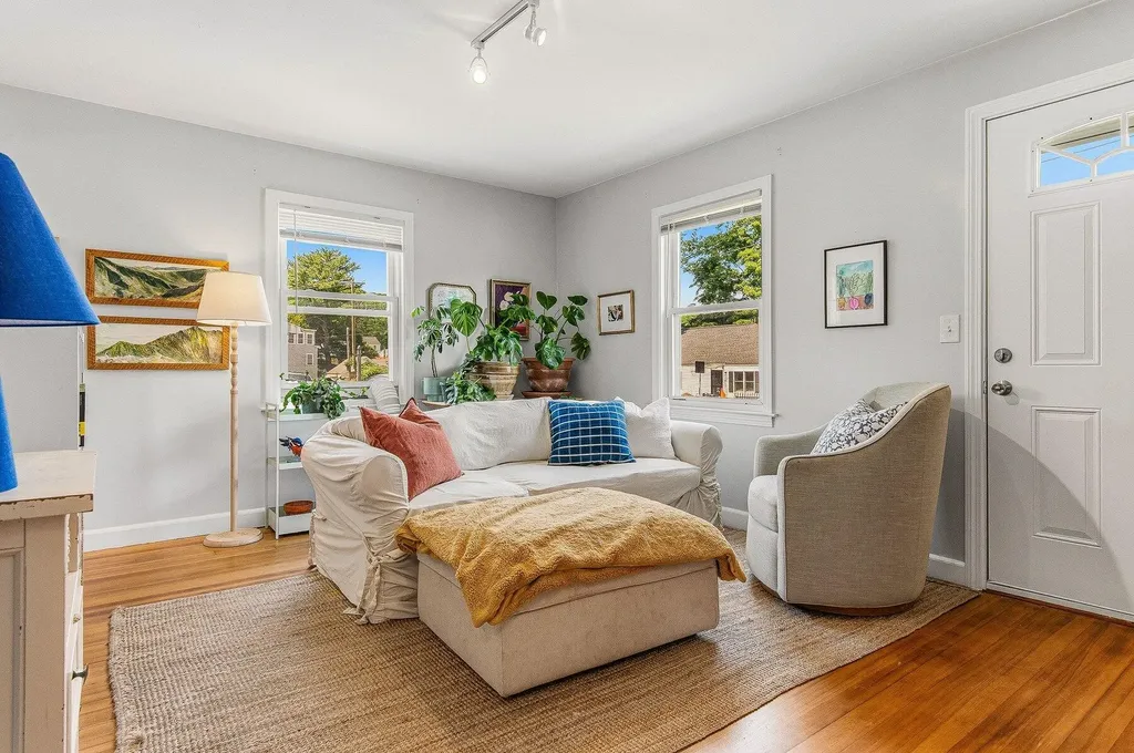 10-12 Dismukes Street Kittery ME 03904