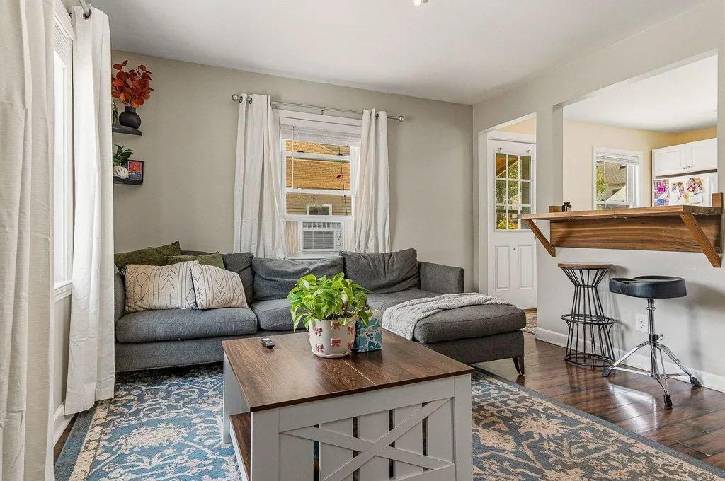 10-12 Dismukes Street Kittery ME 03904