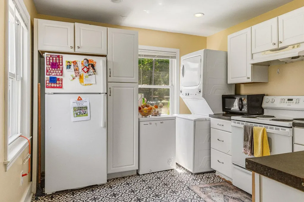 10-12 Dismukes Street Kittery ME 03904