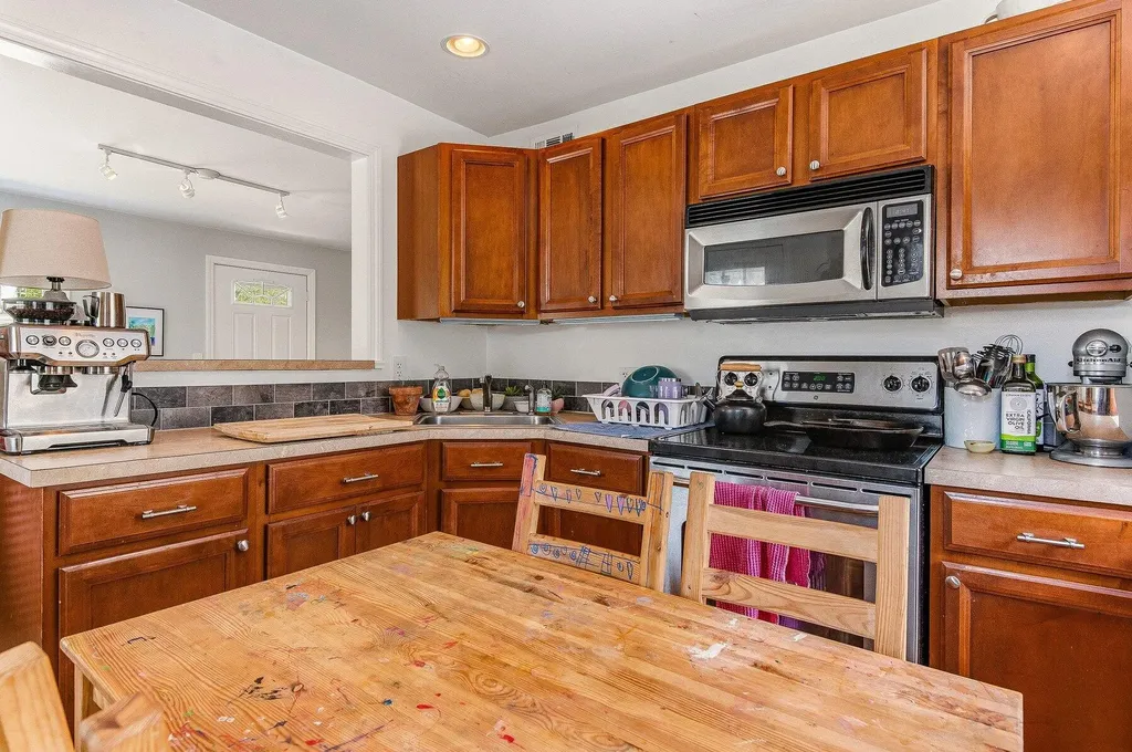 10-12 Dismukes Street Kittery ME 03904