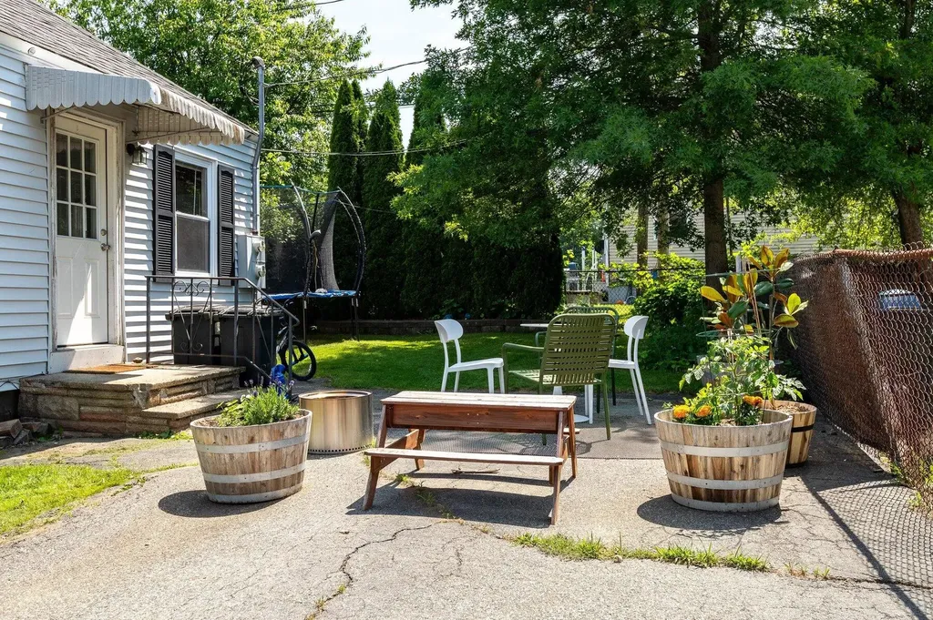 10-12 Dismukes Street Kittery ME 03904