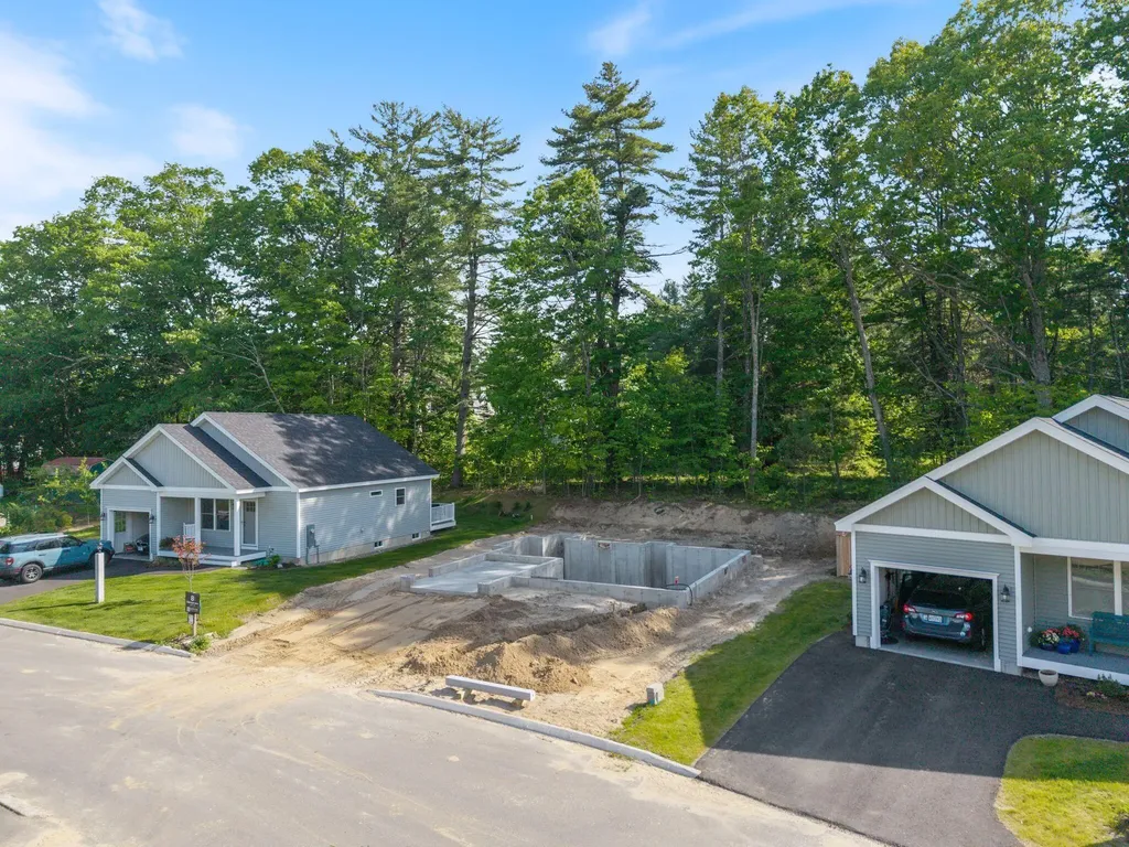 8 Heritage Way Saco ME 04072