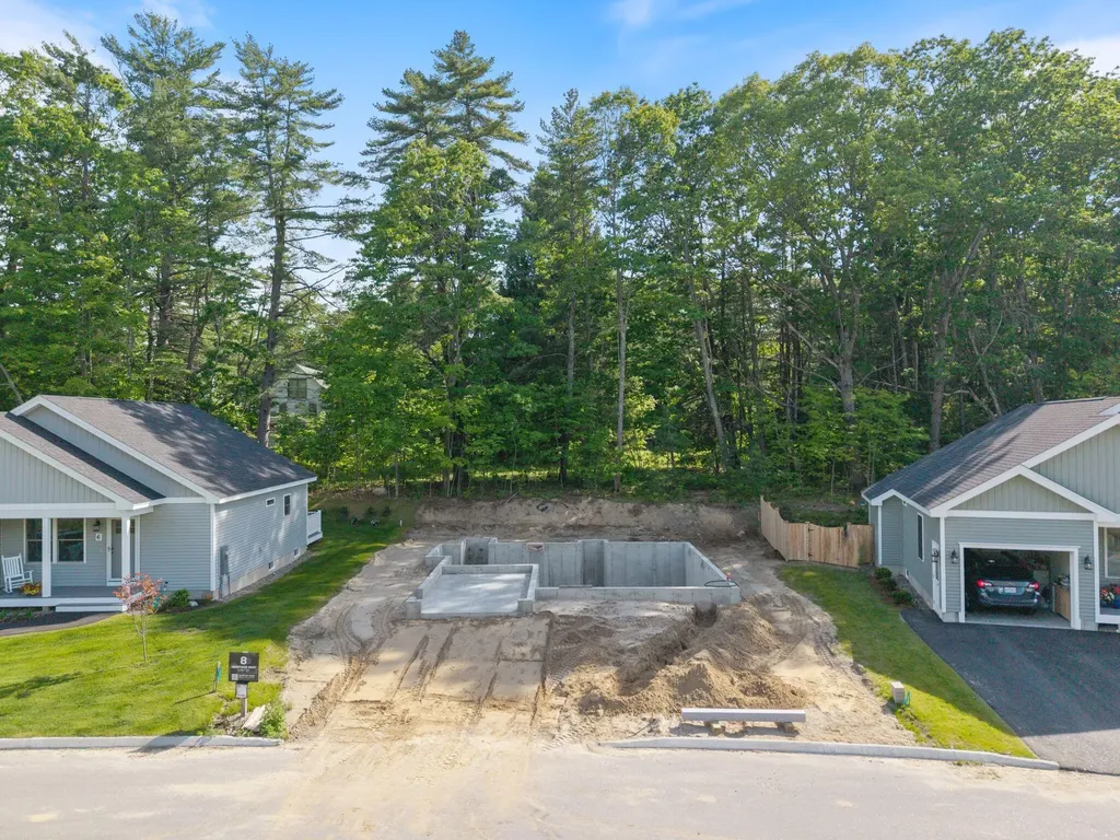 8 Heritage Way Saco ME 04072