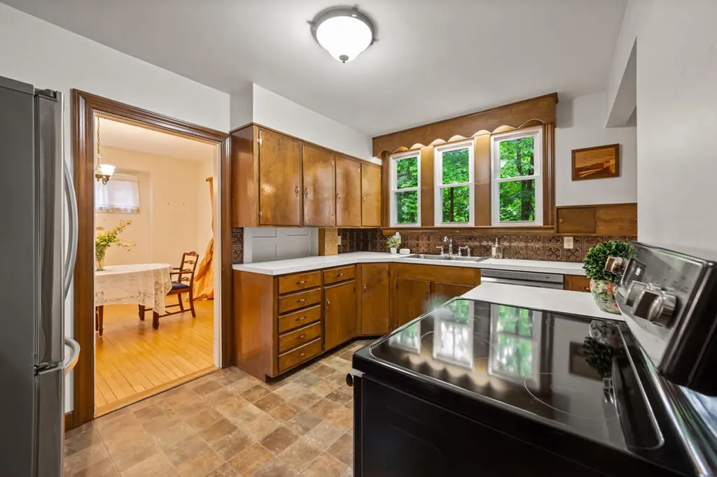 10 Burleigh Street Waterville ME 04901