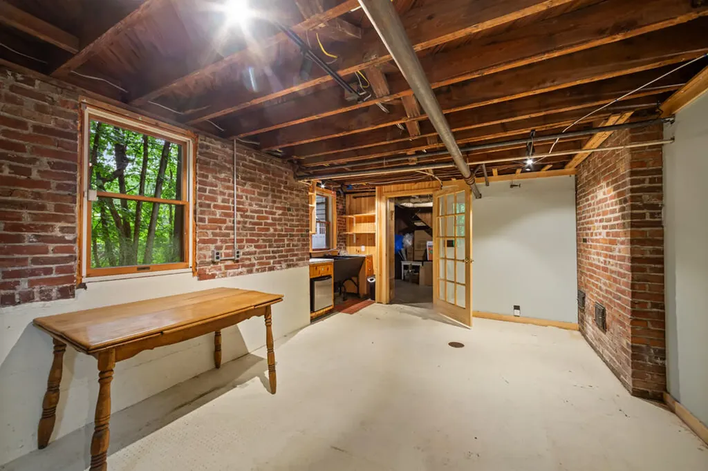 10 Burleigh Street Waterville ME 04901