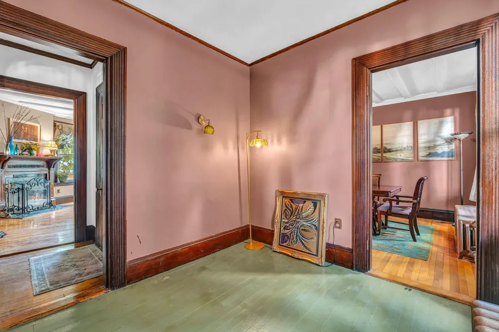 21 Laurel Avenue Auburn ME 04210