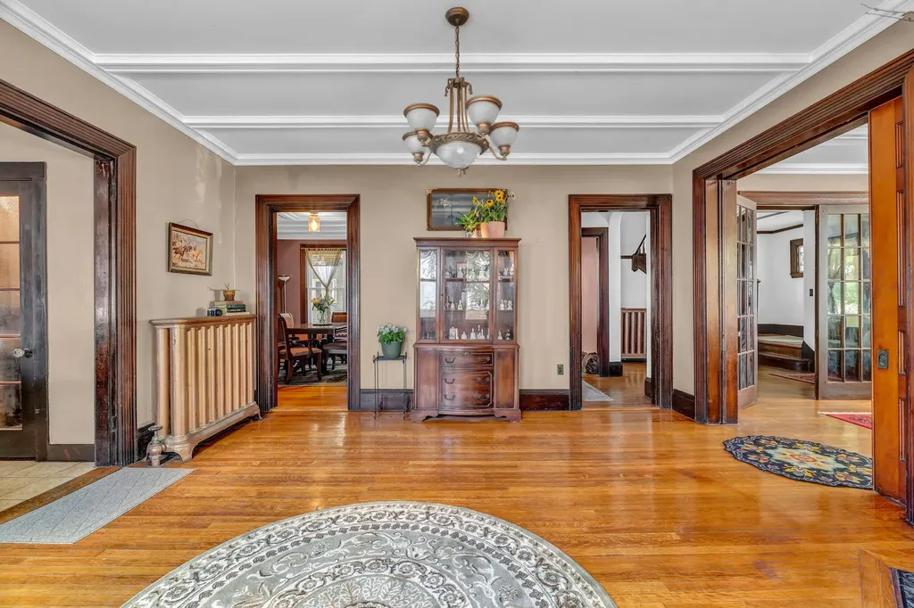 21 Laurel Avenue Auburn ME 04210