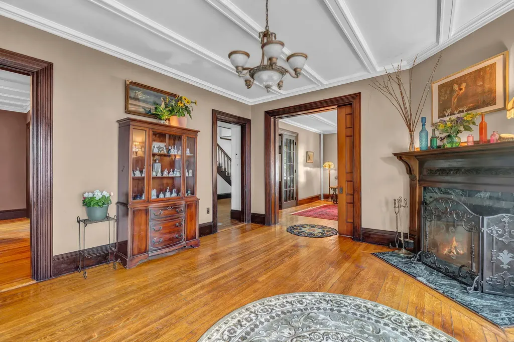 21 Laurel Avenue Auburn ME 04210