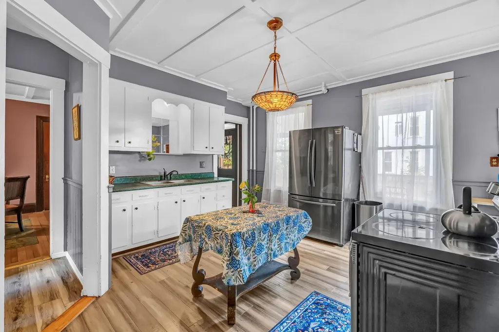 21 Laurel Avenue Auburn ME 04210