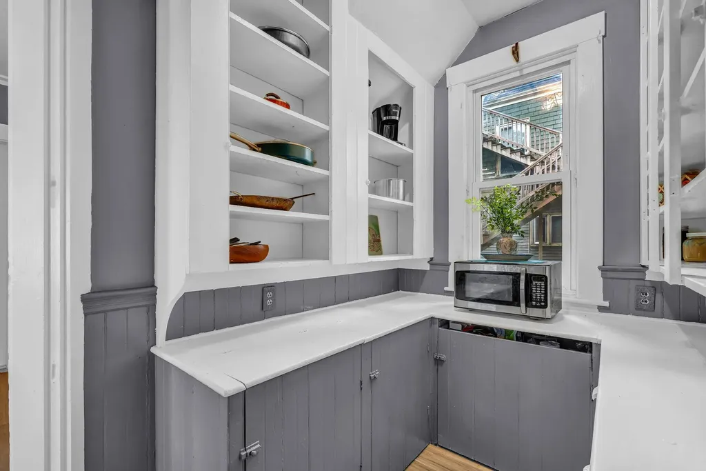 21 Laurel Avenue Auburn ME 04210