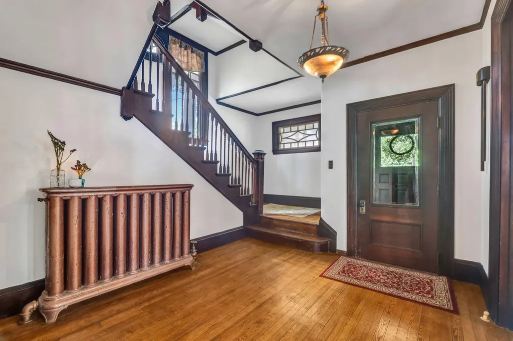 21 Laurel Avenue Auburn ME 04210