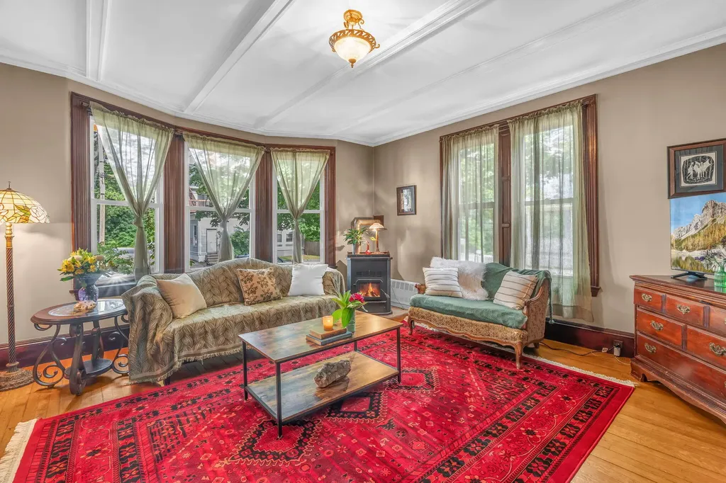 21 Laurel Avenue Auburn ME 04210