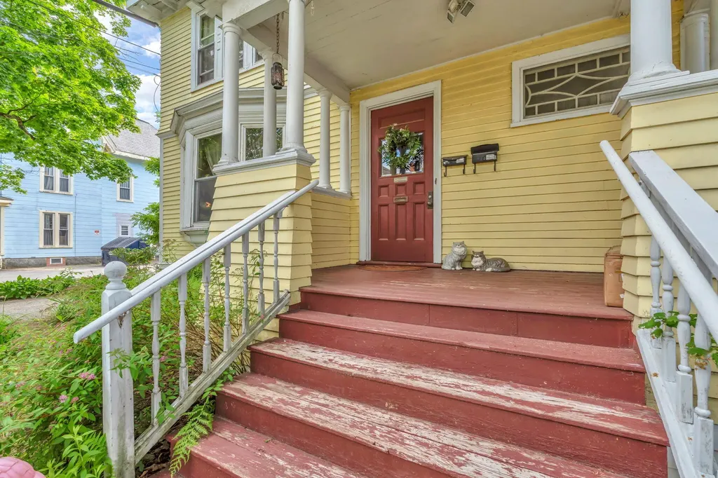 21 Laurel Avenue Auburn ME 04210