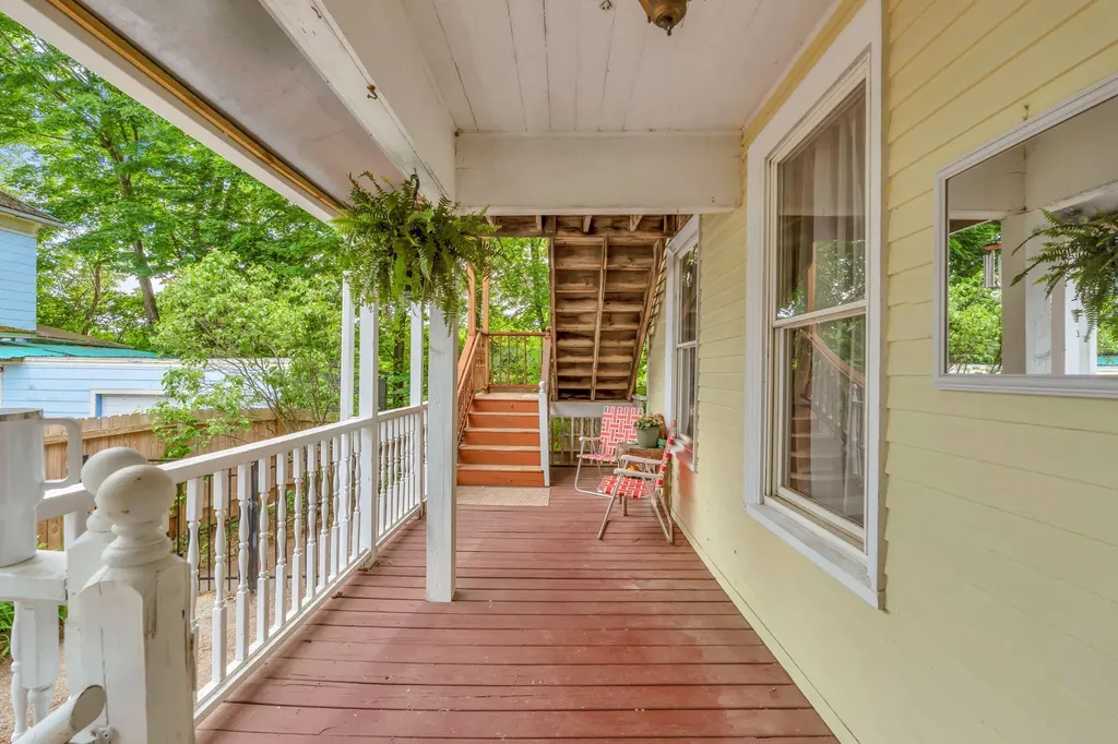 21 Laurel Avenue Auburn ME 04210