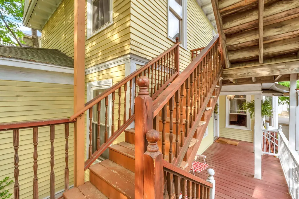 21 Laurel Avenue Auburn ME 04210