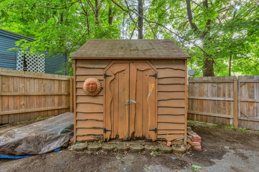 21 Laurel Avenue Auburn ME 04210