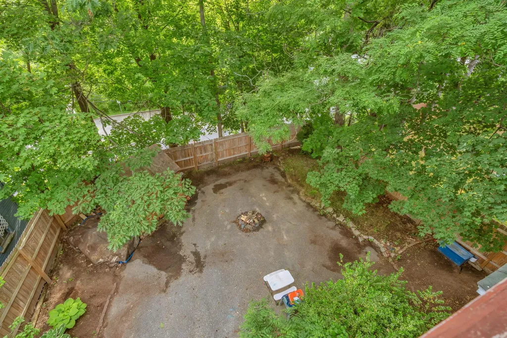21 Laurel Avenue Auburn ME 04210