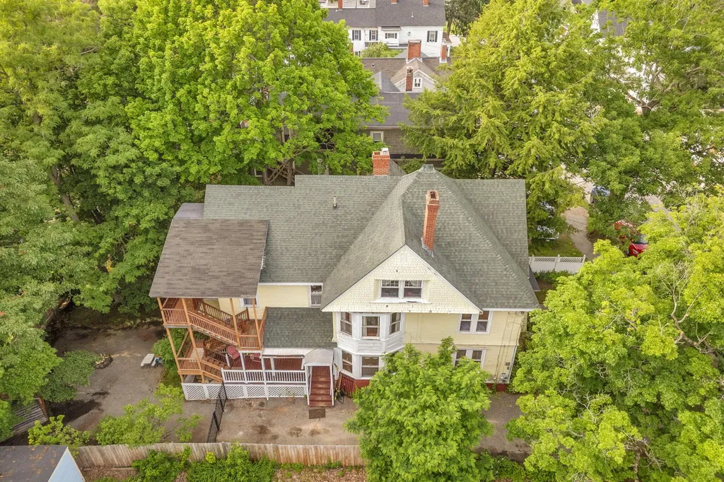 21 Laurel Avenue Auburn ME 04210