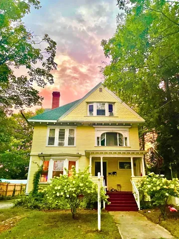 21 Laurel Avenue Auburn ME 04210