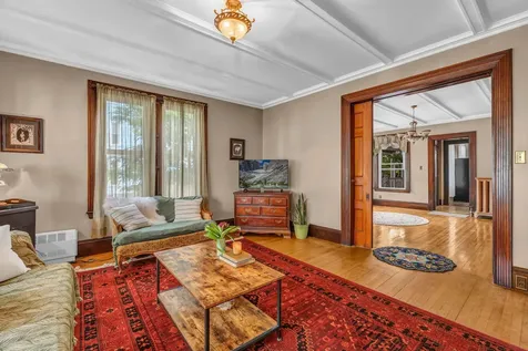 21 Laurel Avenue Auburn ME 04210
