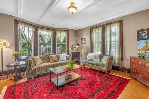 21 Laurel Avenue Auburn ME 04210