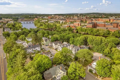21 Laurel Avenue Auburn ME 04210