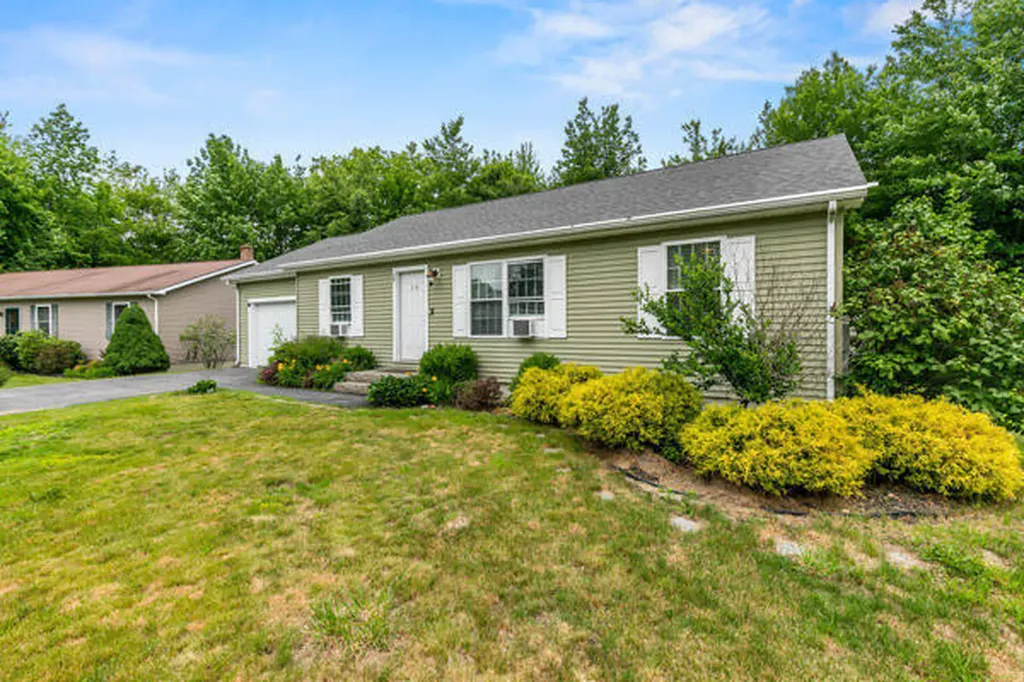 14 Fox Hollow Drive Auburn ME 04210