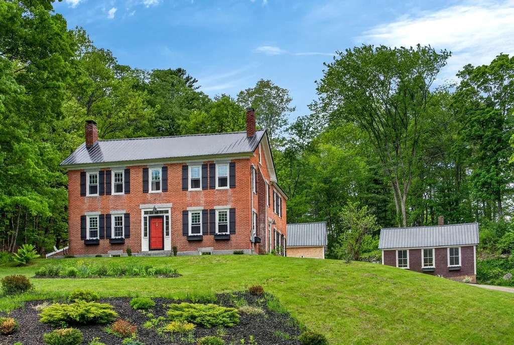 290 Leighton Road Augusta ME 04330