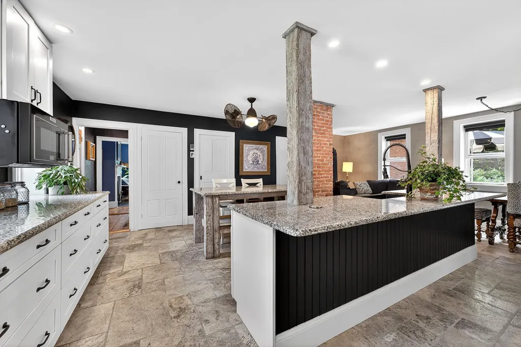 290 Leighton Road Augusta ME 04330