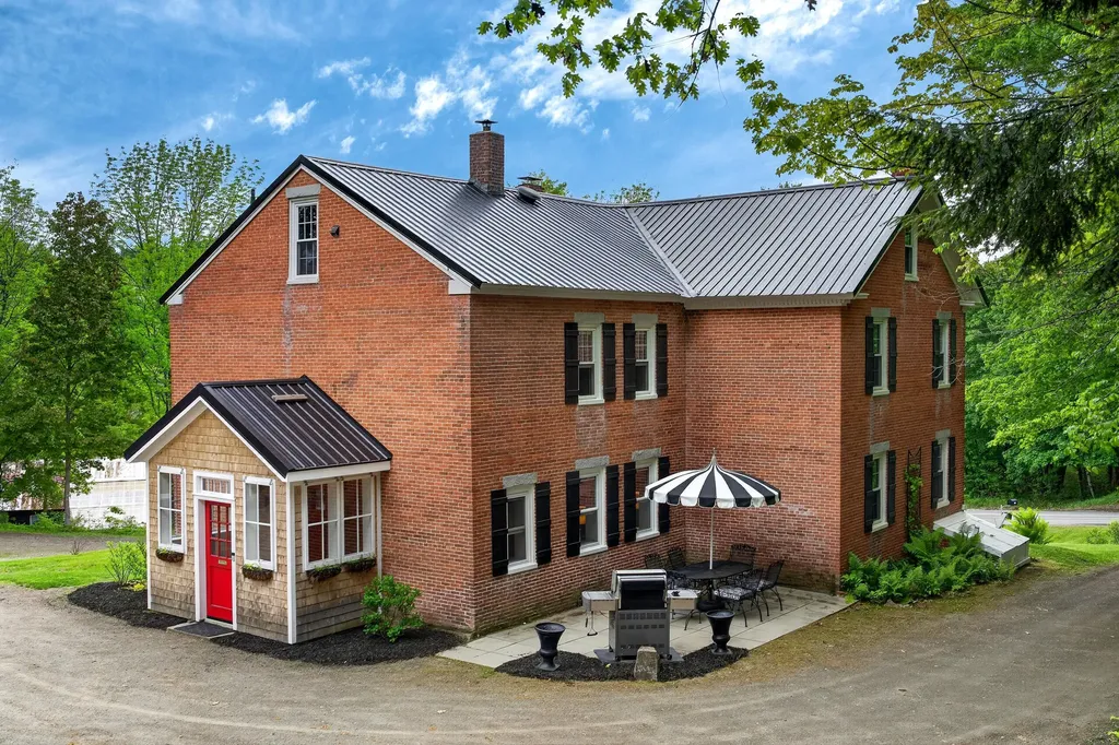 290 Leighton Road Augusta ME 04330