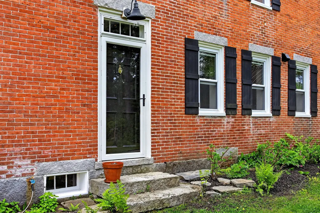 290 Leighton Road Augusta ME 04330