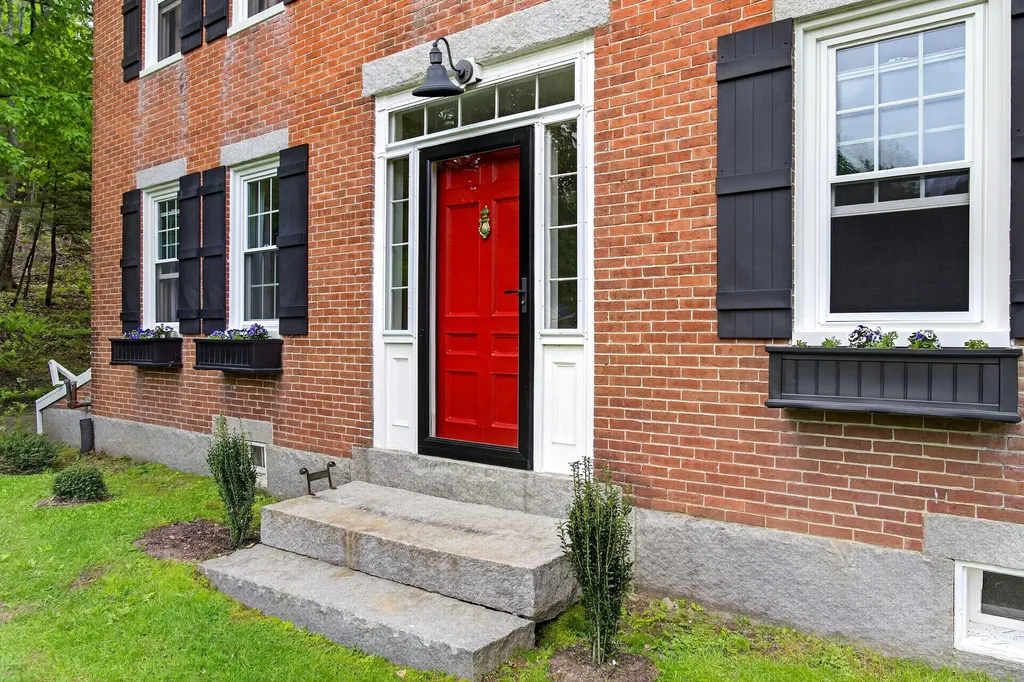 290 Leighton Road Augusta ME 04330