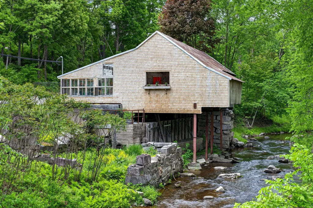 290 Leighton Road Augusta ME 04330