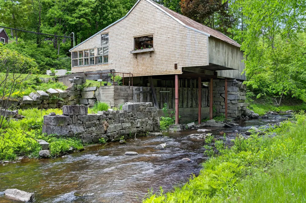 290 Leighton Road Augusta ME 04330