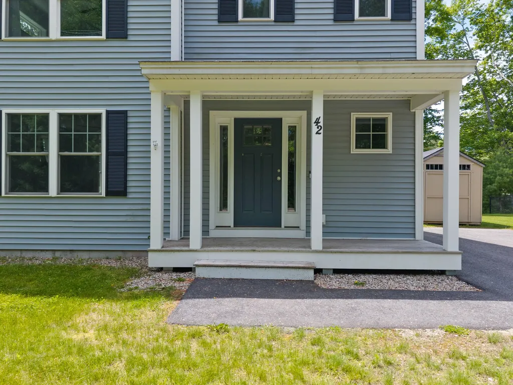 42 Admiral Harry Rich Drive Brunswick ME 04011