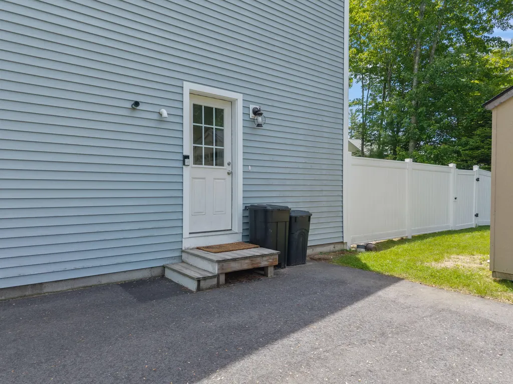 42 Admiral Harry Rich Drive Brunswick ME 04011