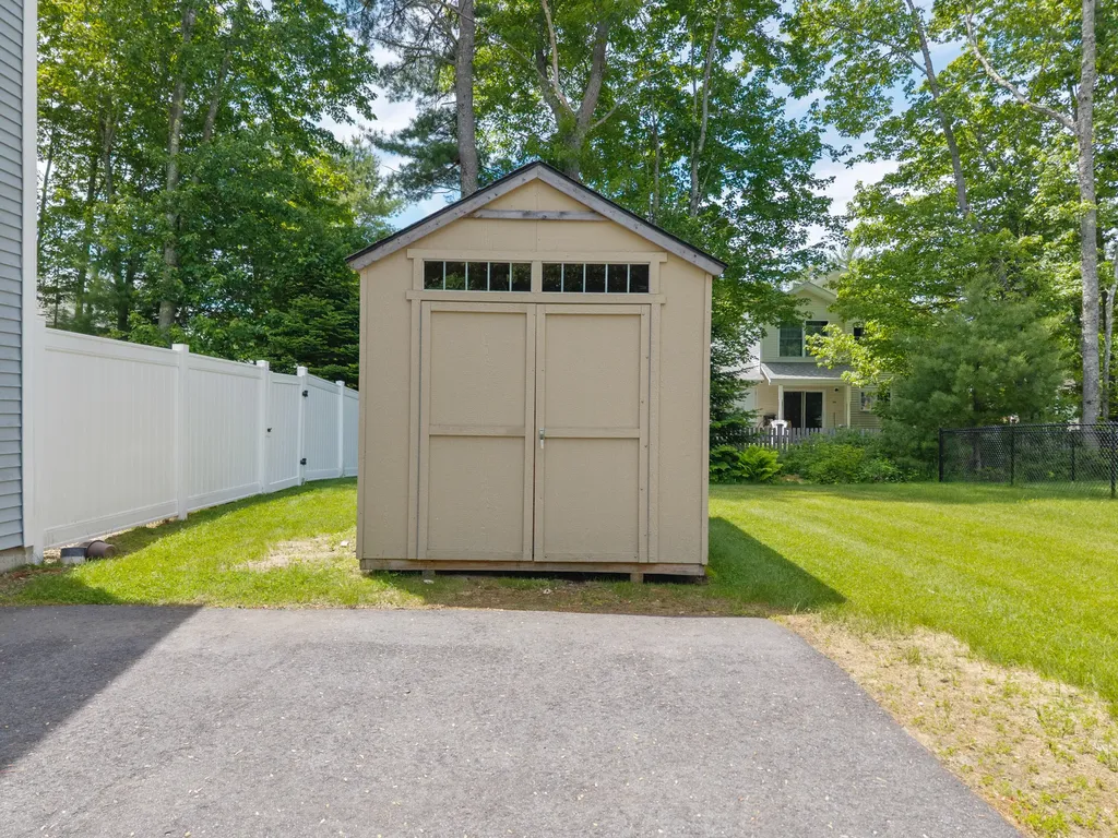 42 Admiral Harry Rich Drive Brunswick ME 04011